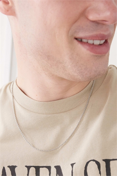 Колье с тонкой цепочкой артикул 146698437