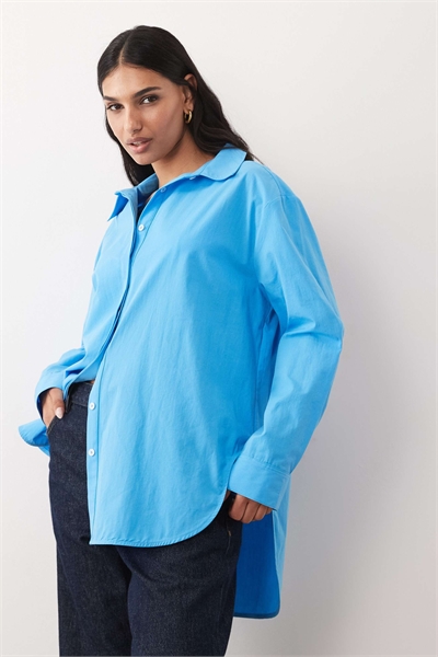 Рубашка с широкими манжетами и закругленным низом артикул 155698026