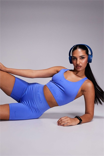 Бесшовная майка Nike Pro Training Dri-FIT артикул 150000163