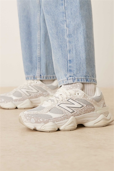 Кроссовки с рисунком оленя 9060 артикул 150236181