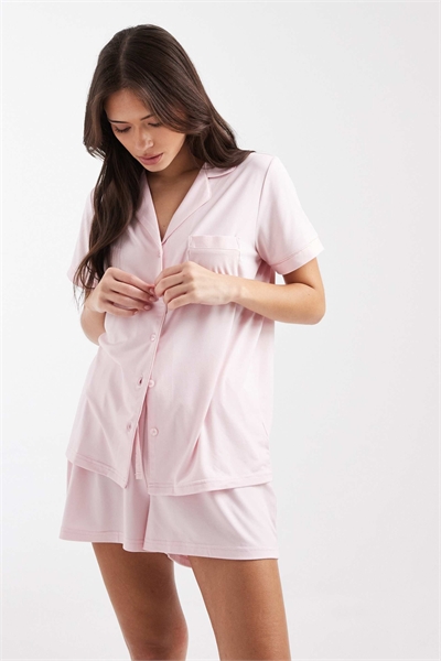 Комплект из сверхмягкой джерсиевой рубашки с короткими рукавами и шорт артикул 151898796