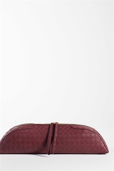 Удлиненный клатч в форме пенала артикул 155474910