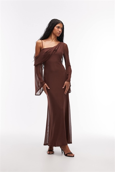 Макси-платье с сетчатым вырезом и спущенными плечами, цвет каштановый артикул 154871651