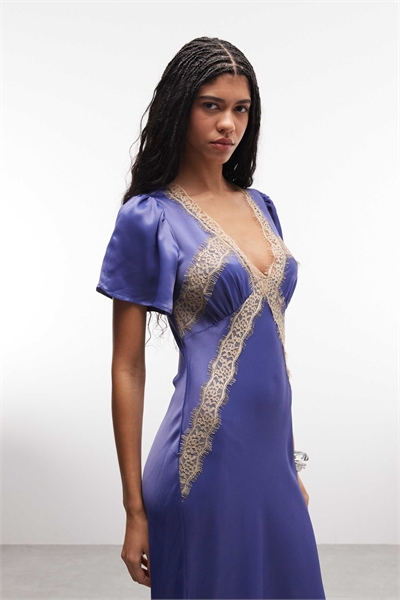 Миди-платье для чаепития синего цвета с кружевными вставками артикул 155321156