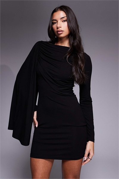 Мини-платье с драпировкой и шарфом в черном цвете артикул 154297604