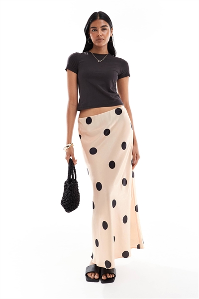 Макси-юбка из атласа с низкой талией артикул 149663364