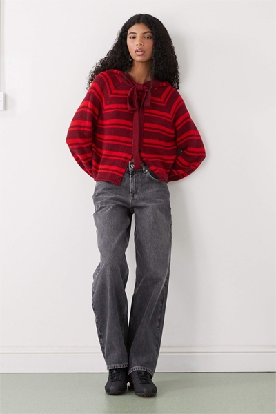 Кардиган с капюшоном и шарфом артикул 155229484