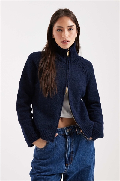 Объемный свитер с двойной застежкой-молнией и шерстью артикул 153598216