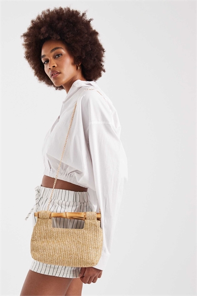 Структурированная сумка из рафии с ручкой из искусственного бамбука артикул 151096027