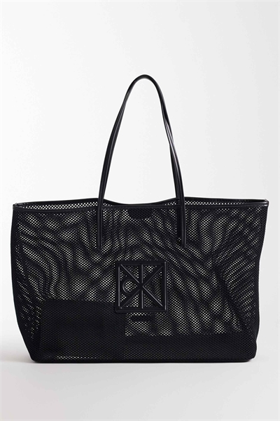 Сумка-тоут с логотипом в виде сетчатой эмблемы на джинсовом фоне артикул 154172947