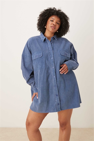 ASOS DESIGN Curve — платье-рубашка оверсайз с карманами из вымытого денима синего цвета артикул 150392722