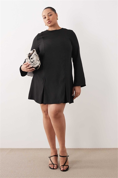 ASOS DESIGN Curve мини-платье с длинными рукавами и годе в черном цвете артикул 152352237