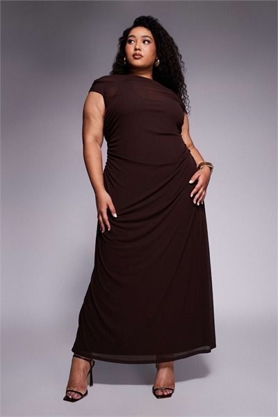 Двухслойное платье средней длины из сетчатого материала артикул 152417516