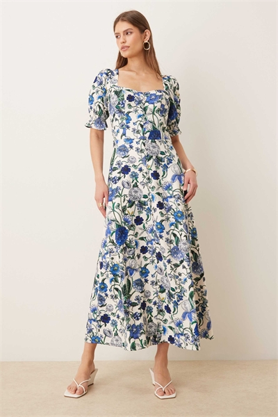 Платье средней длины с раздельным передом и пуговицами, синего цвета с цветочным принтом артикул 153329825
