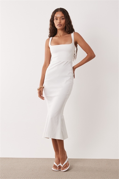 Белое платье-миди с квадратным вырезом, без рукавов и рыбьим хвостом из бенгалина артикул 155442389