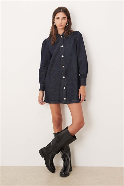 Мини-платье из денима в стиле 70-х с буфчатыми рукавами артикул 151529879