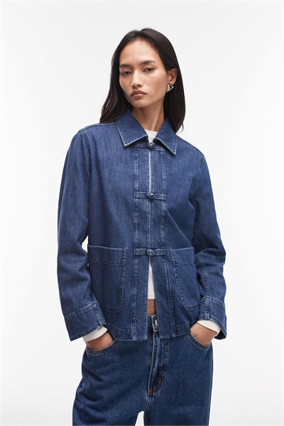 Простая джинсовая рубашка свободного кроя артикул 153716126