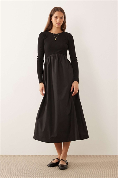 Платье средней длины из трикотажа с длинными рукавами из смешанной ткани поплин артикул 151517073