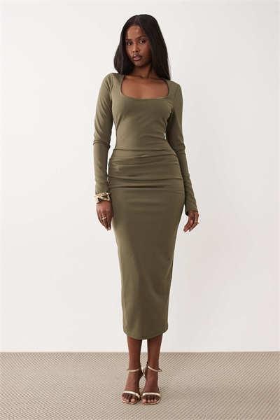 Платье-миди с длинными рукавами, круглым вырезом и сборками на талии, цвет хаки артикул 154086120