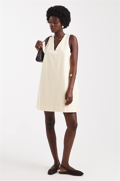 Джинсовое платье-футляр с V-образным вырезом артикул 147201539