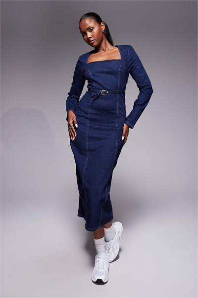 Обтягивающее платье из денима с поясом артикул 147260250