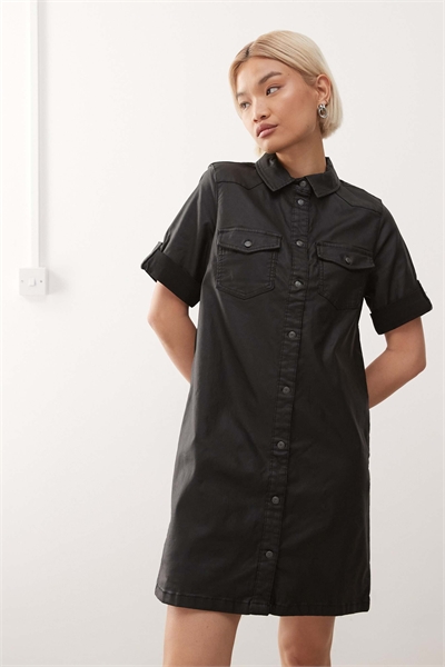 Платье на пуговицах с лакированной отделкой артикул 151739413