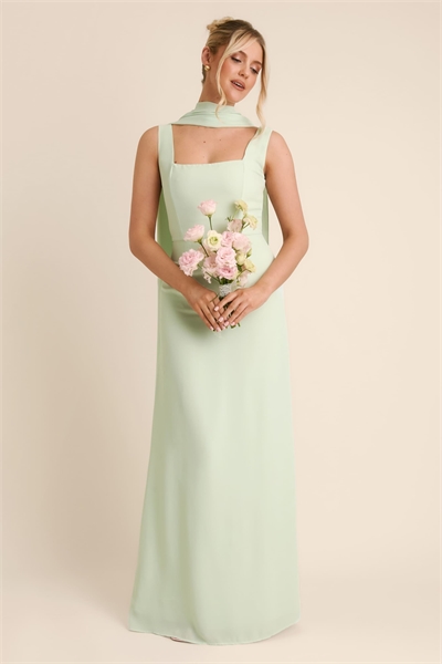 Макси-платье для подружки невесты из крепа с квадратным вырезом и шарфом на шее, мятно-зеленого цвета артикул 151263126
