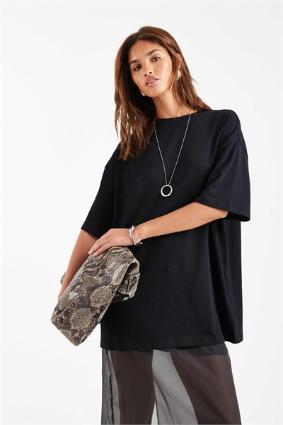 Длинная футболка черного цвета артикул 151022756