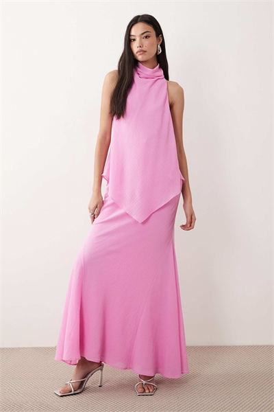 Двухслойное макси-платье с высоким воротником из шифона сахарного розового цвета артикул 151899563