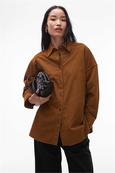 Рубашка свободного кроя из мягкого трикотажа артикул 152632113