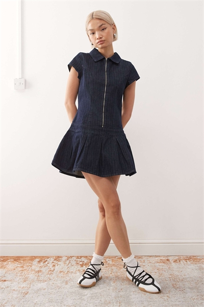 Джинсовое платье 90-х годов с заниженной талией и синими полосками артикул 150007596