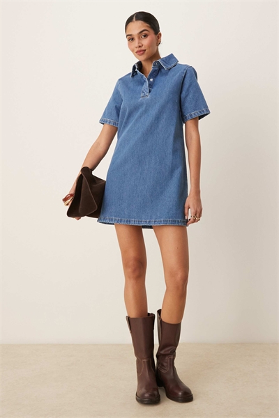 Мини-платье-поло из денима артикул 142352396
