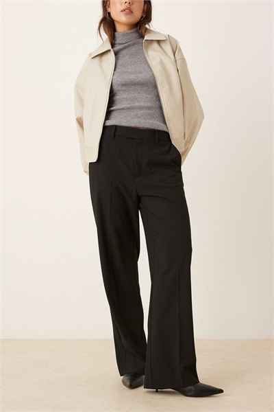 Брюки прямого кроя с складками спереди артикул 151637605