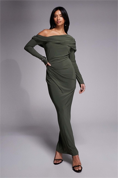 ASOS DESIGN Petite облегающее макси-платье с длинными рукавами, заниженными плечами, драпировкой и рюшами, цвет хаки артикул 154679734