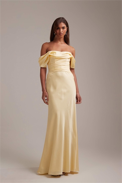 Макси-платье из атласа с открытыми плечами для подружек невесты, цвет лимонный артикул 152862441