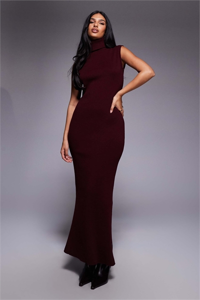 Эксклюзивное макси-платье без рукавов с высоким воротником из ребристого трикотажа бордового цвета артикул 153716991