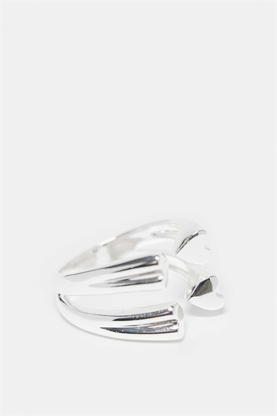 Кольцо с двойным открытым сердцем артикул 153891737