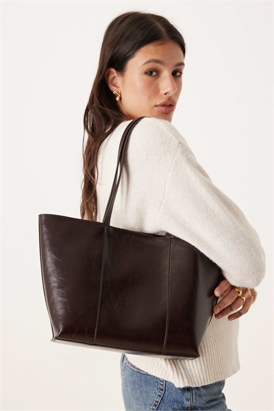 Сумка из искусственной кожи темно-коричневого цвета артикул 151637634