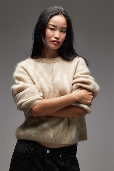 Свитер из мохера с очень мягкой ворсистой вязкой артикул 150556052