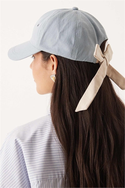 Кепка с завязками сзади артикул 152463372