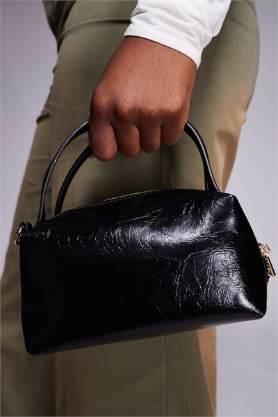 Мини-клатч с фактурной поверхностью и ремешком через плечо артикул 149831710