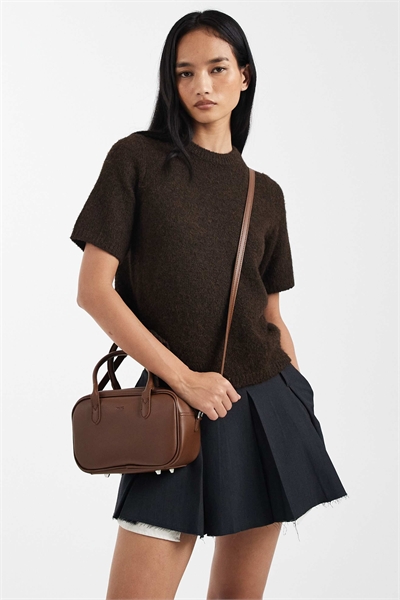 Сумочка с ручкой на плечо и через плечо артикул 152832971