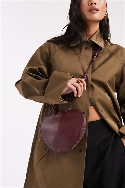 Сумка через плечо в форме сердца артикул 149135469