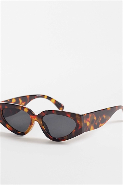 Эксклюзивные угловатые солнцезащитные очки артикул 154764166