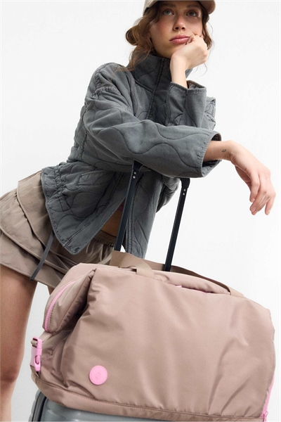 Сумка контрастного цвета артикул 155663649