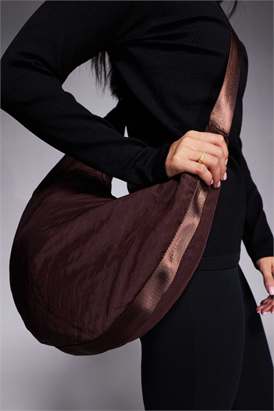 Тканая сумка-свинг с внутренним карманом и регулируемым ремнем артикул 149831880