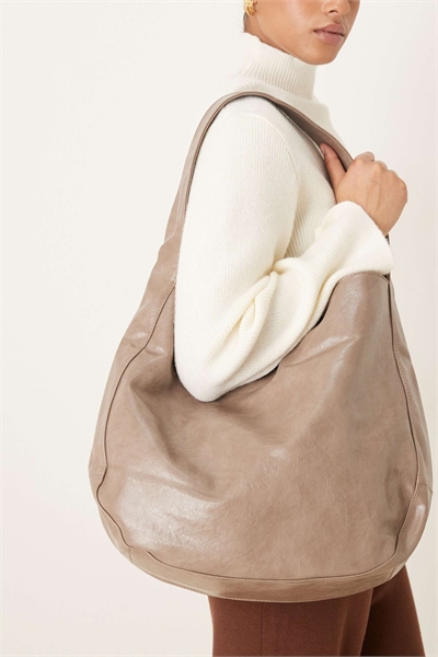 Сумка-тоут с вырезом артикул 148296977