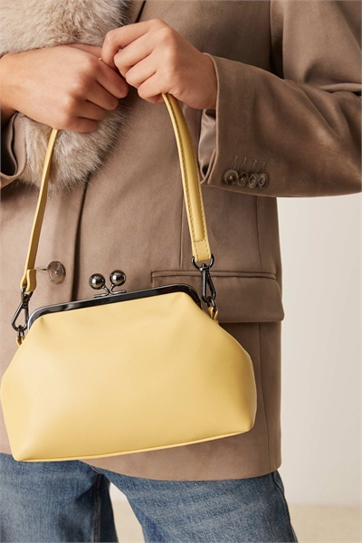 Сумка-наплечник с каркасом и съемным ремнем артикул 152196278