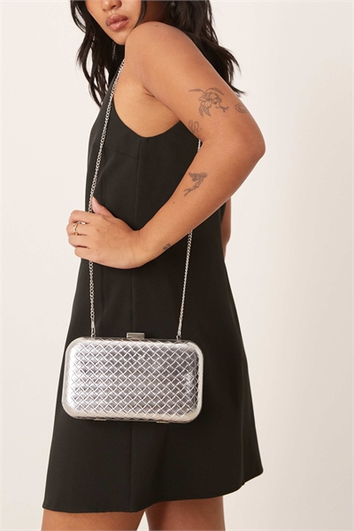 Тканая сумочка-клатч артикул 151092069