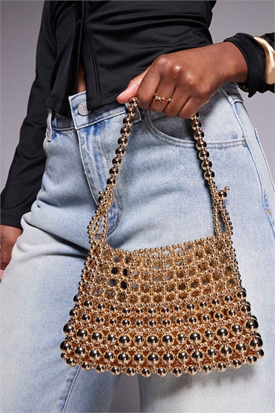 Сумка-клатч с регулируемым ремешком из металлических бусин золотого цвета артикул 151097536